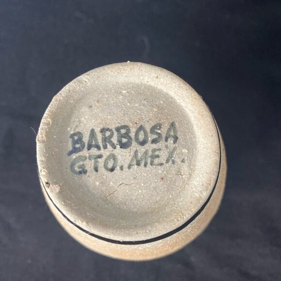 Set of 2 Mexican Mid 20th Century Sand Finish Pottery Vases. Hand painted. - Picture 10 of 10